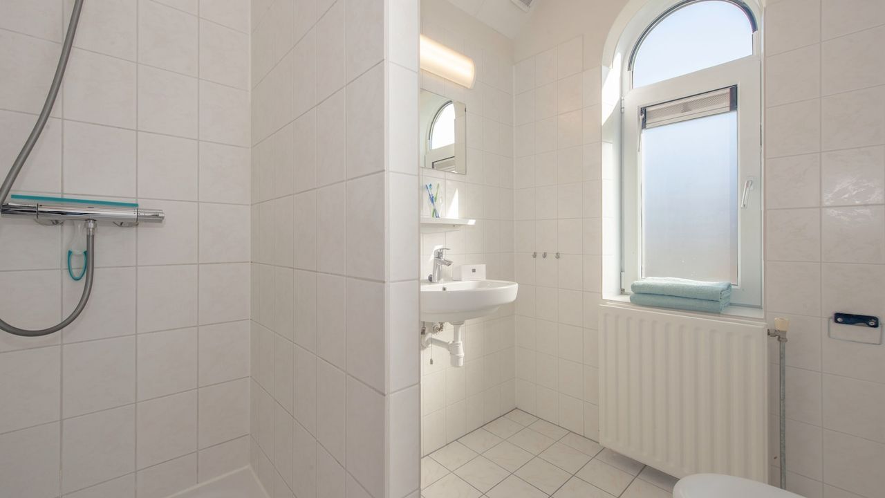 BathRoom BathRoom